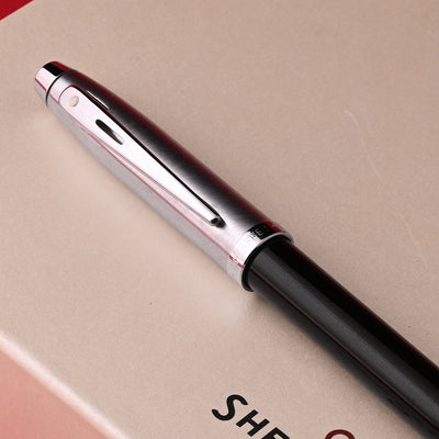 Sheaffer Gift Set - 100 Series Black & Brushed Chrome Ball Pen with Card Holder 2