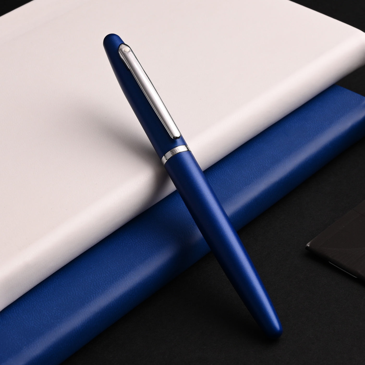 Sheaffer VFM Fountain Pen - Neon Blue CT 11