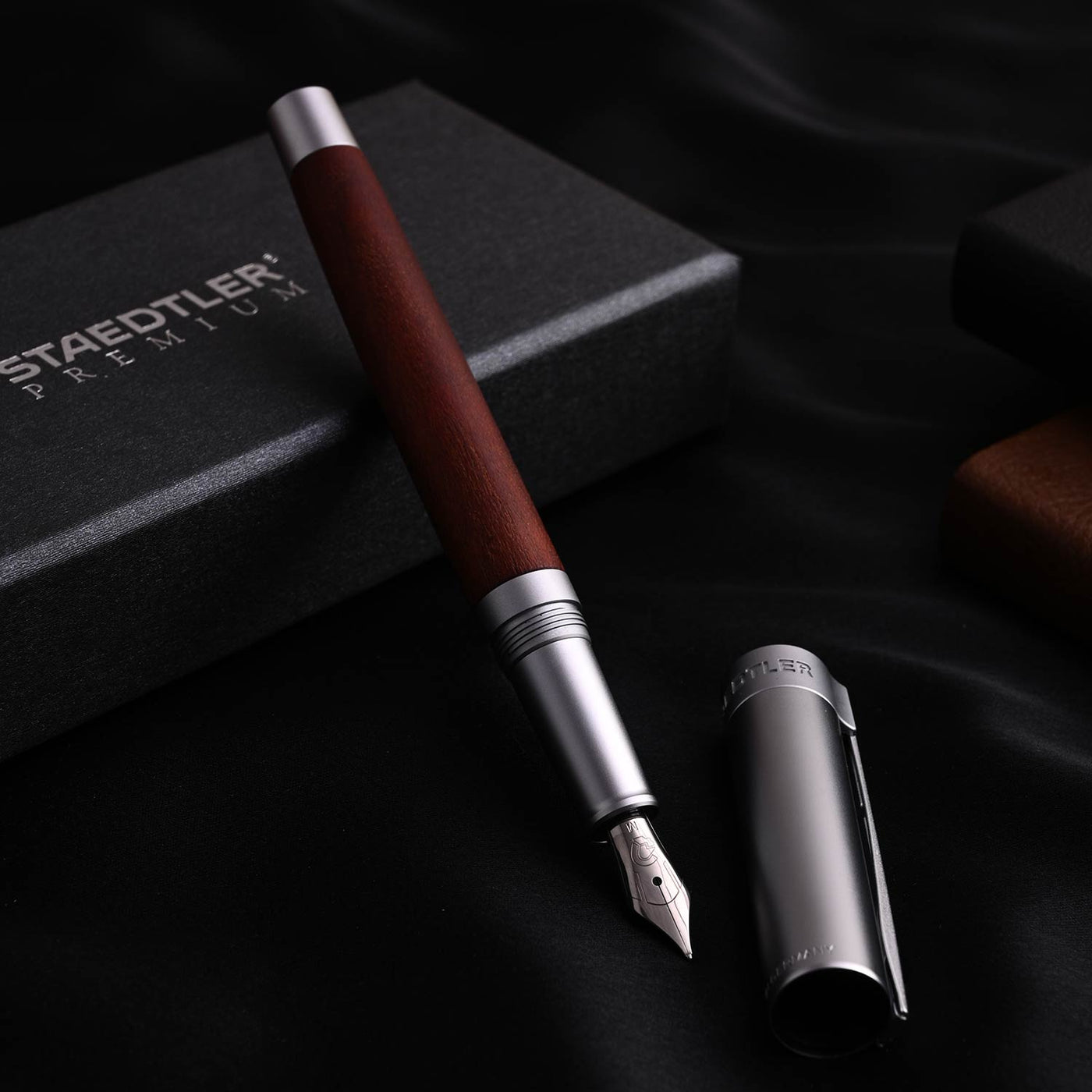 Staedtler Premium Lignum Fountain Pen - Plum Wood CT 7