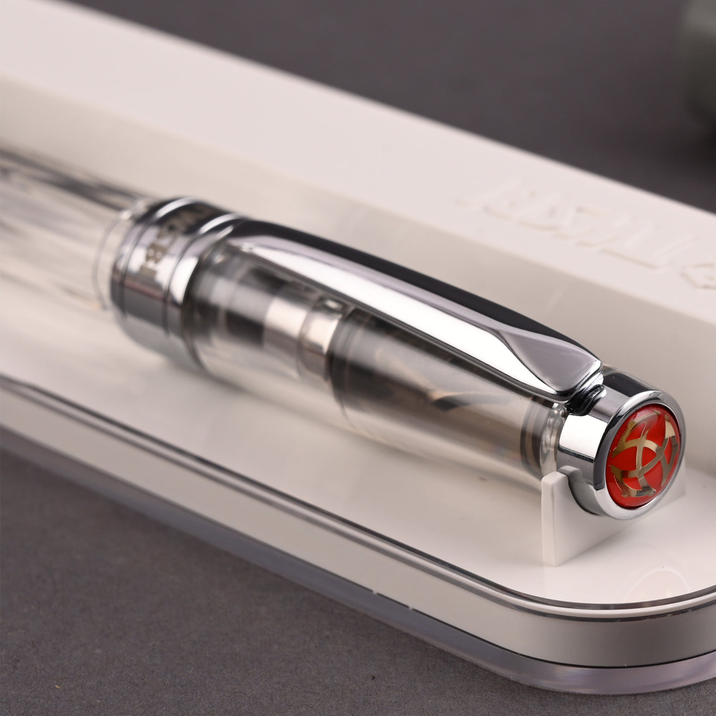 TWSBI Diamond 580 Fountain Pen - Clear 12