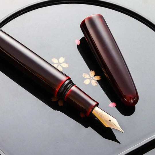 Wancher Dream True Urushi Fountain Pen - Kuro Tamenuri GT