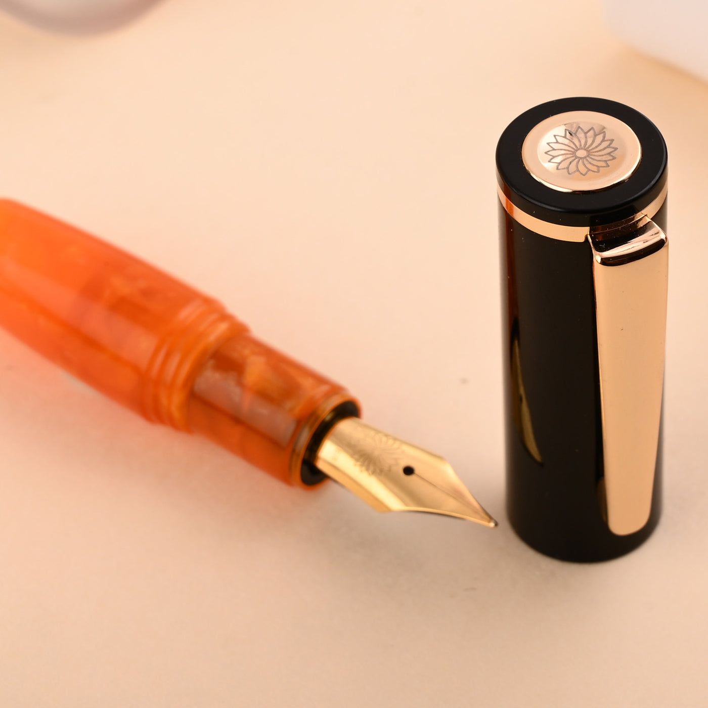 Wancher PuChiCo Fountain Pen - Black Chocolate Orange GT 4