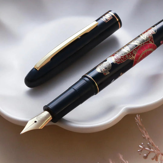 Wancher x Kuretake Kindai Maki-e Fountain Pen - Hana Maiko GT