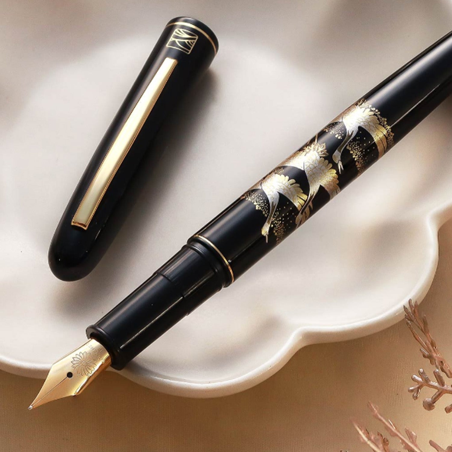 Wancher x Kuretake Kindai Maki-e Fountain Pen - Kakuju Senzai GT – Makoba