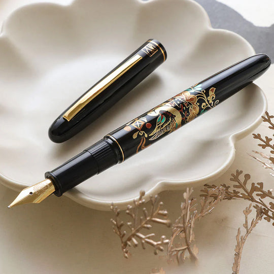Wancher x Kuretake Kindai Maki-e Ganjucho Fountain Pen - Black GT