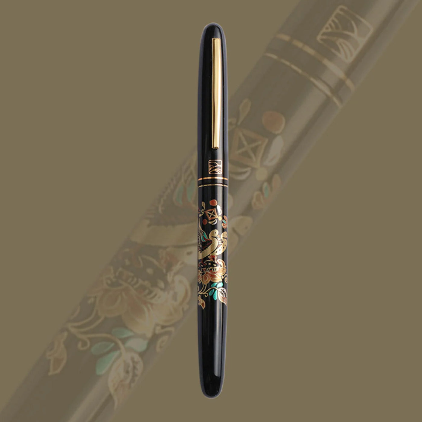 Wancher x Kuretake Kindai Maki-e Ganjucho Fountain Pen - Black GT 6