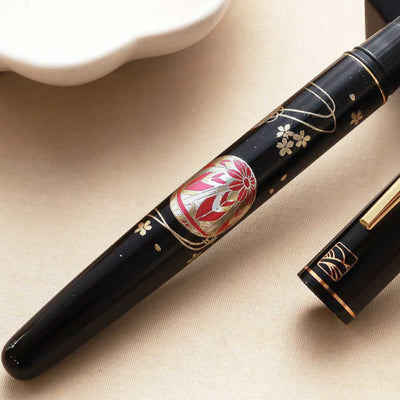 Wancher x Kuretake Kindai Maki-e Mari Asobi Fountain Pen - Black GT 4