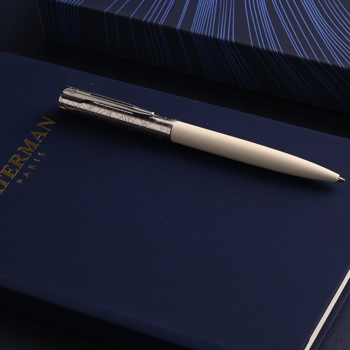 Waterman Gift Set - Allure Deluxe White Ball Pen with Waterman Blue Notebook 4