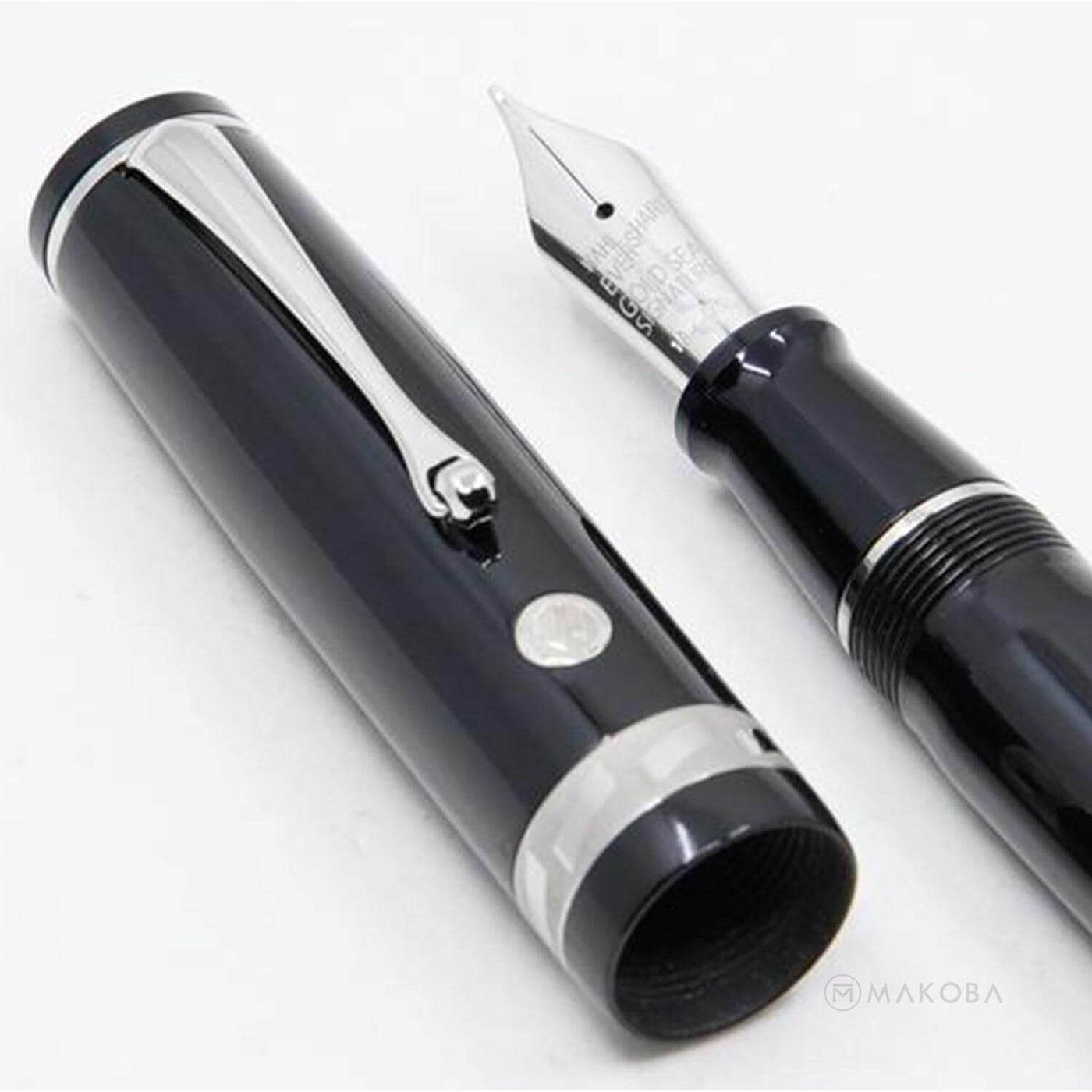 Wahl Eversharp Signature Classic Fountain Pen, Black / Rhodium Trim - 18K Gold Nib 3