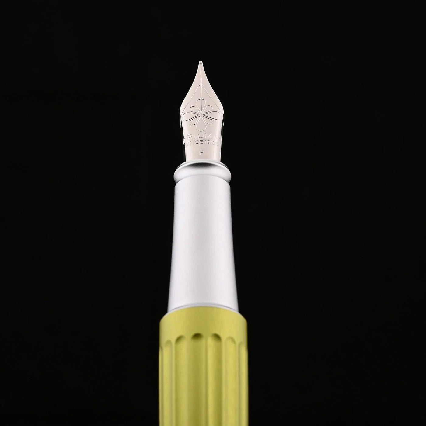 Diplomat Aero Fountain Pen - Citrus 3