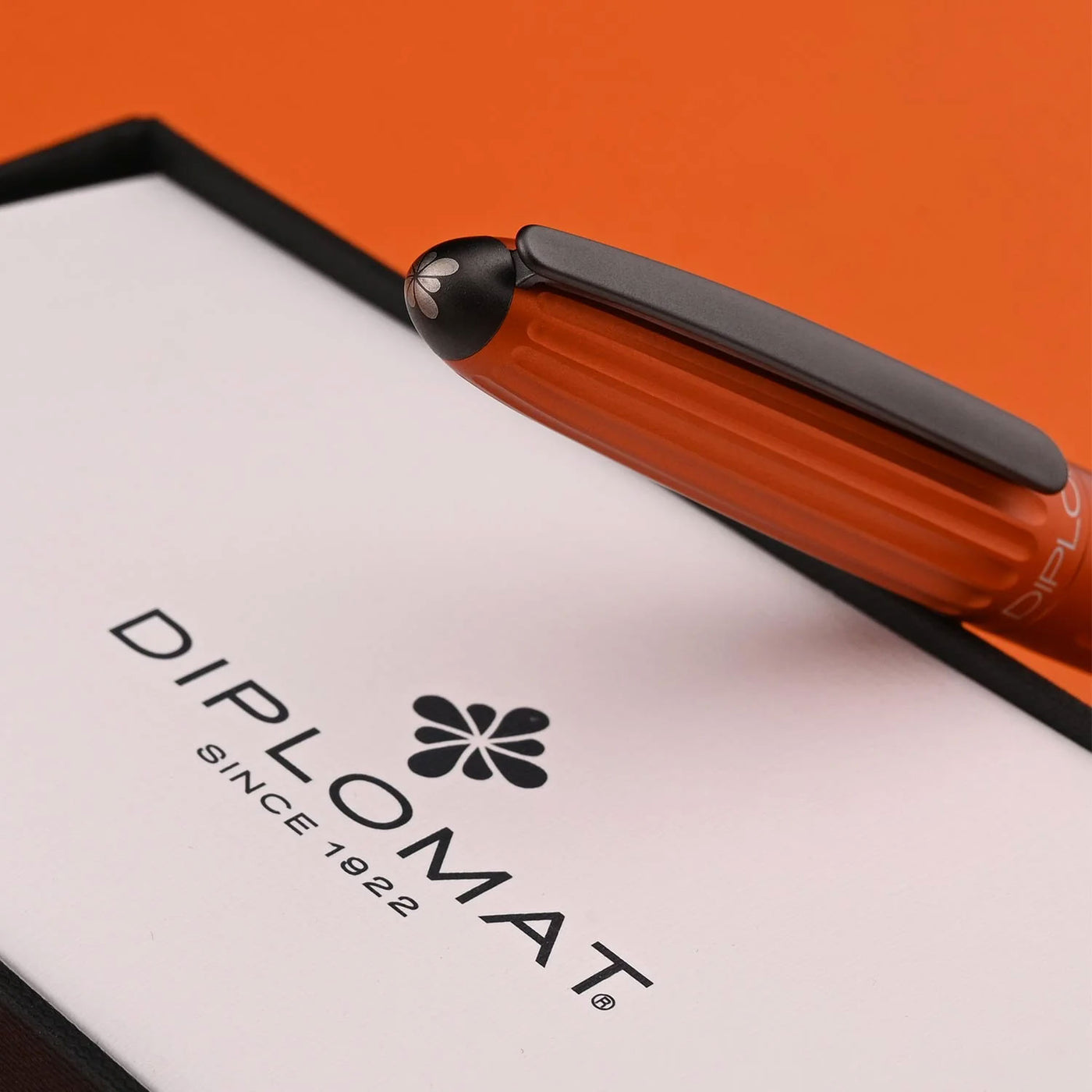 Diplomat Aero Fountain Pen - Orange 5