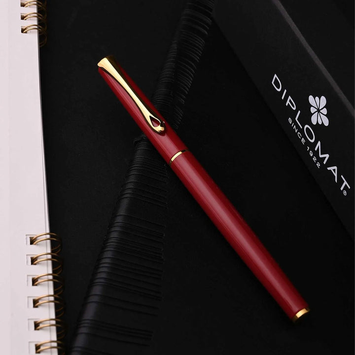Diplomat Traveller Fountain Pen Dark Red