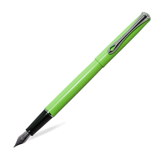 Diplomat Traveller Fountain Pen - Lumi Green