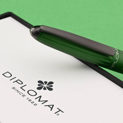 Diplomat Aero Fountain Pen - Green 4