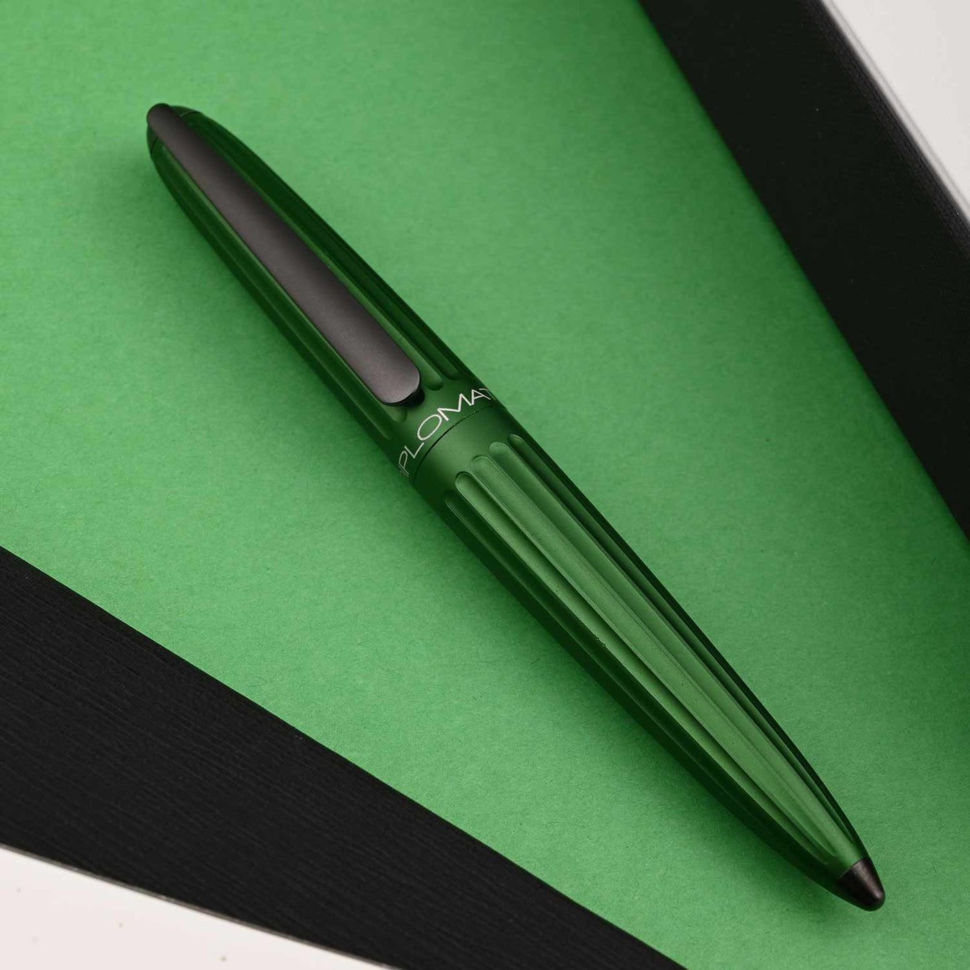 Diplomat Aero Fountain Pen - Green 7