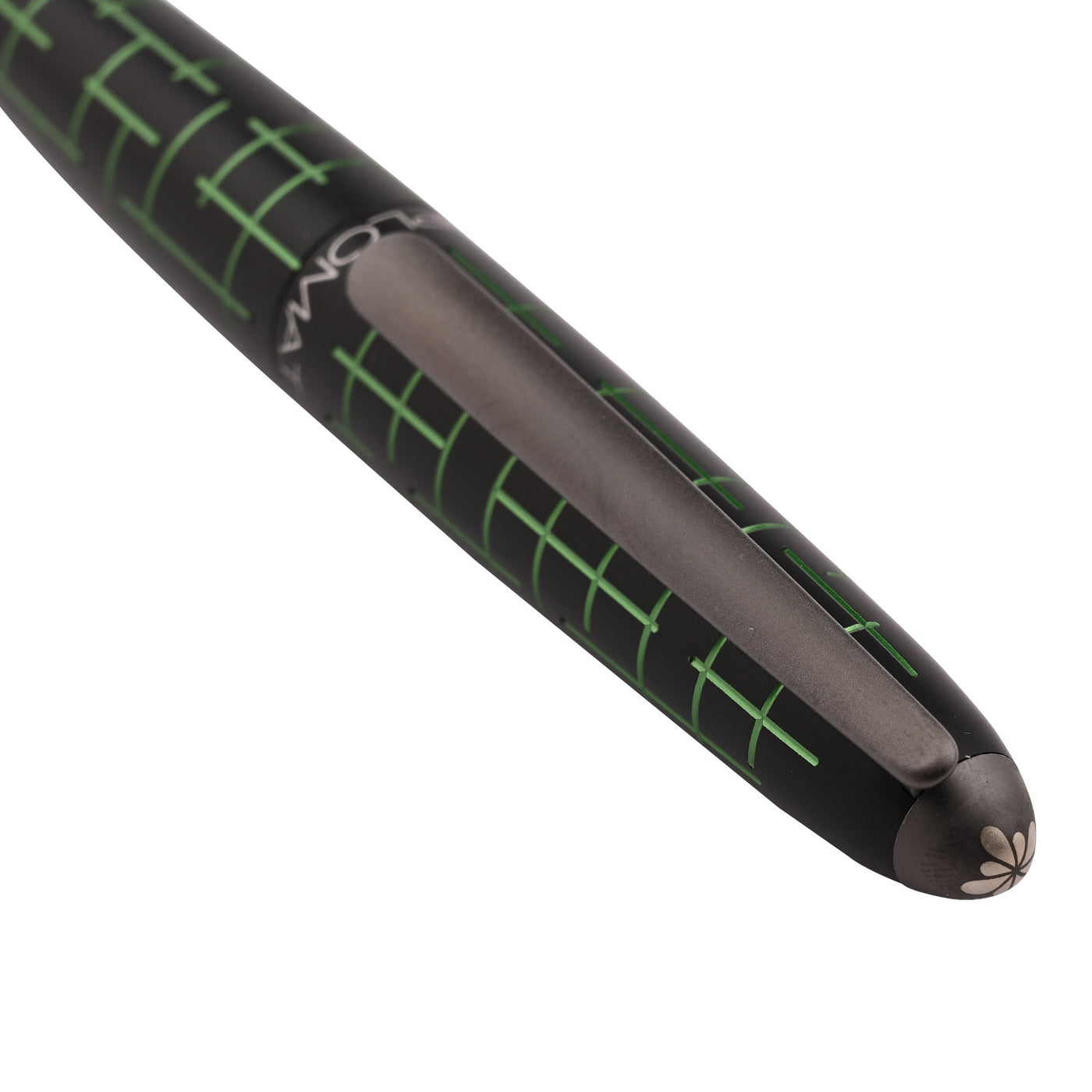 Diplomat Elox Fountain Pen - Matrix Black/Green 5