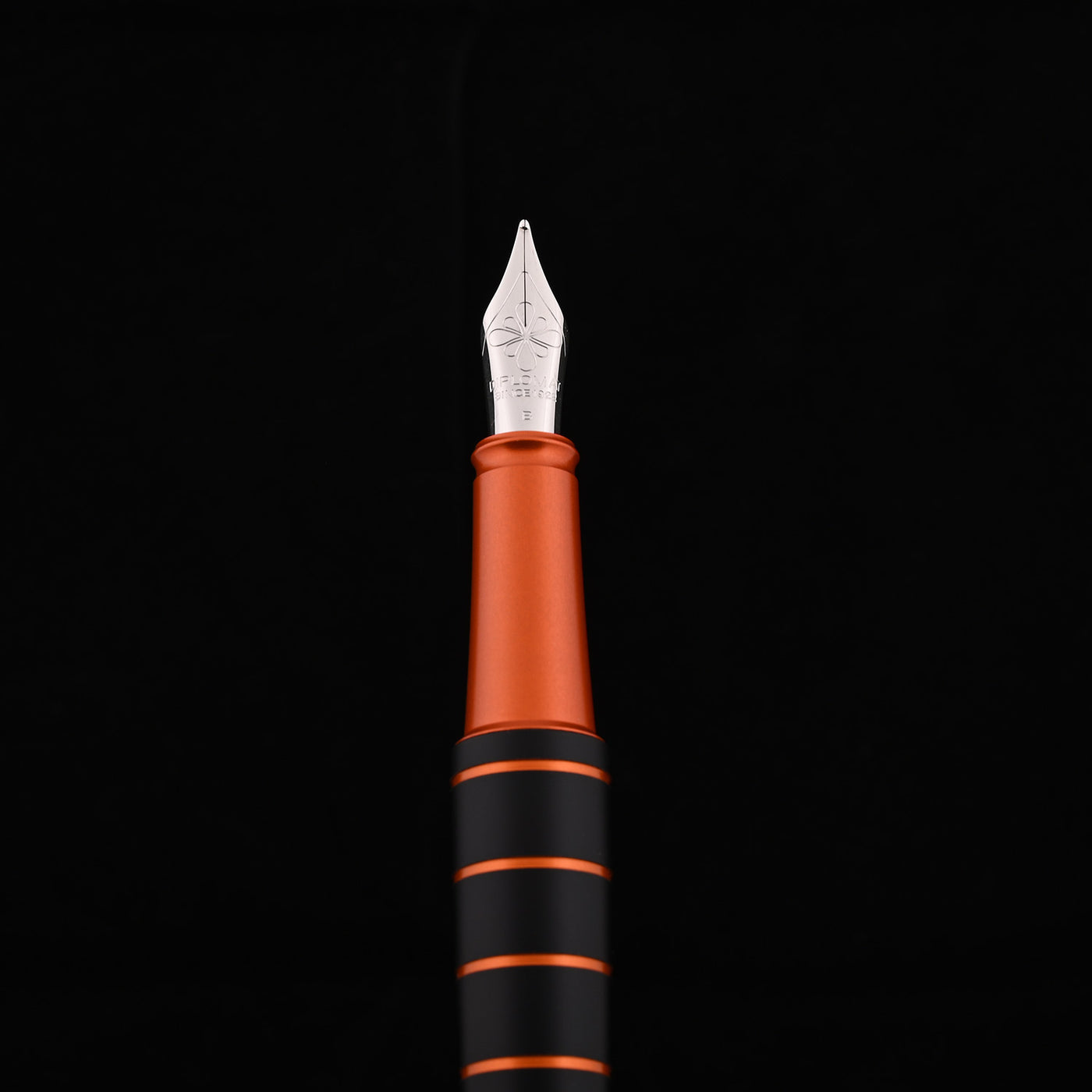 Diplomat Elox Fountain Pen - Ring Black/Orange 5