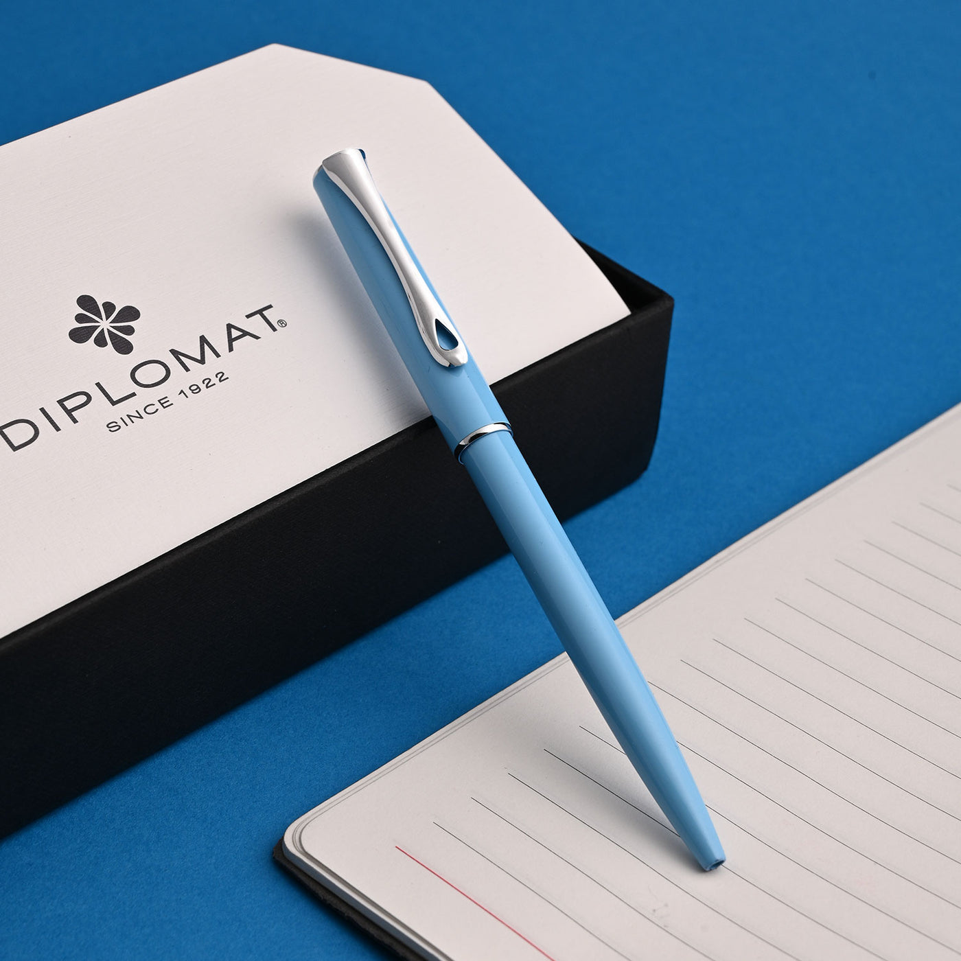 Diplomat Traveller Ball Pen - Lumi Light Blue CT 6