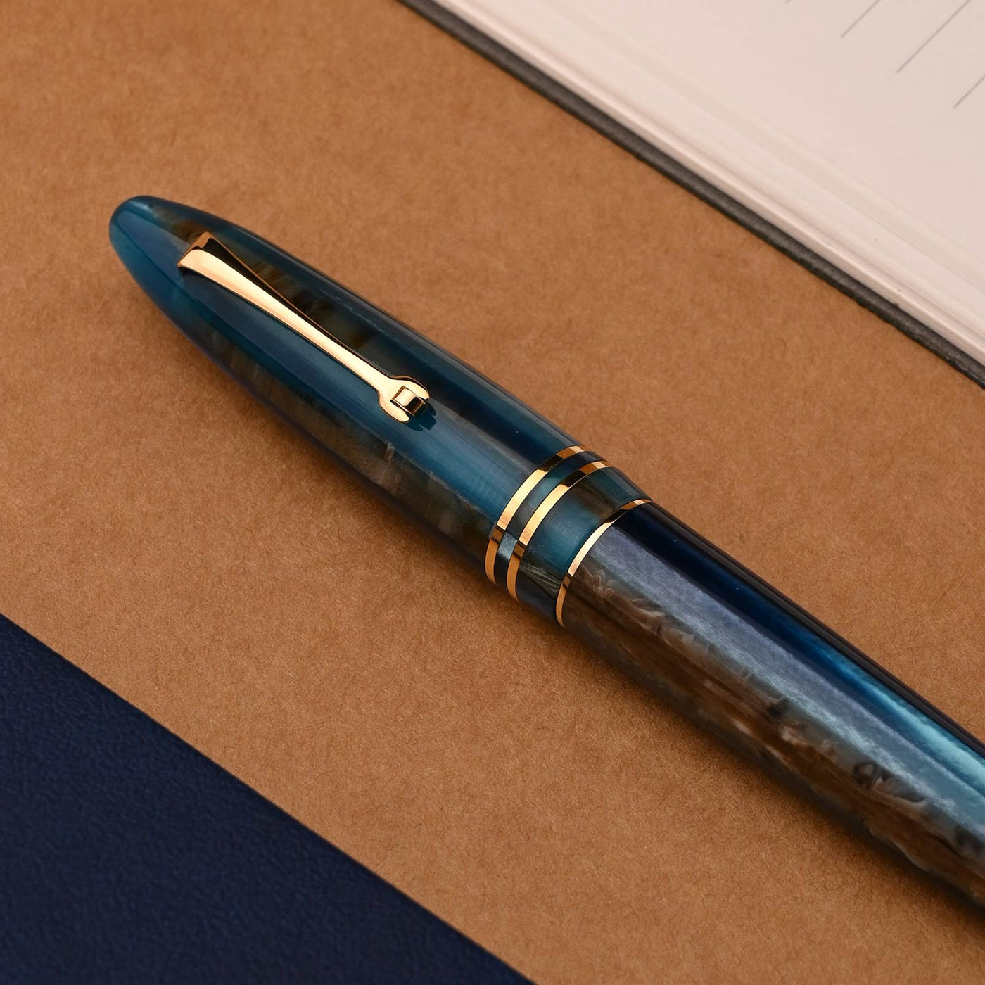 Leonardo Furore Grande Fountain Pen - Hawaii GT 11