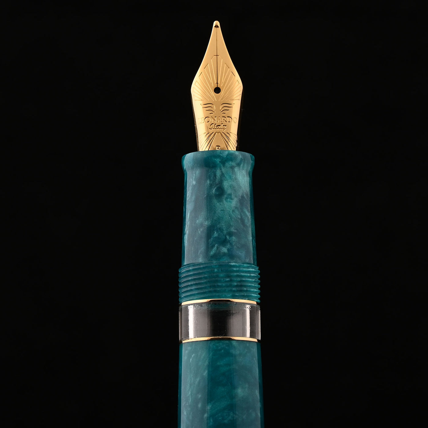 Leonardo Magico Fountain Pen - Smeraldo GT 8