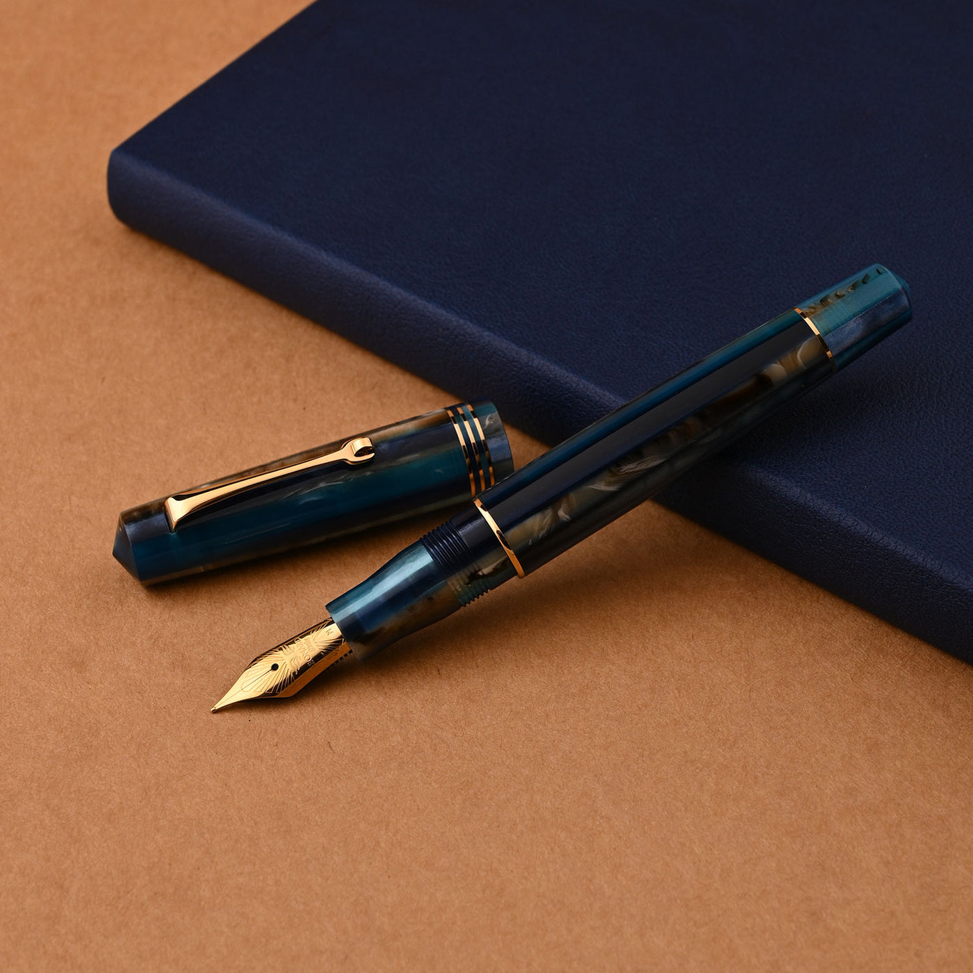 Leonardo Momento Zero Fountain Pen - Blue Hawaii GT 8