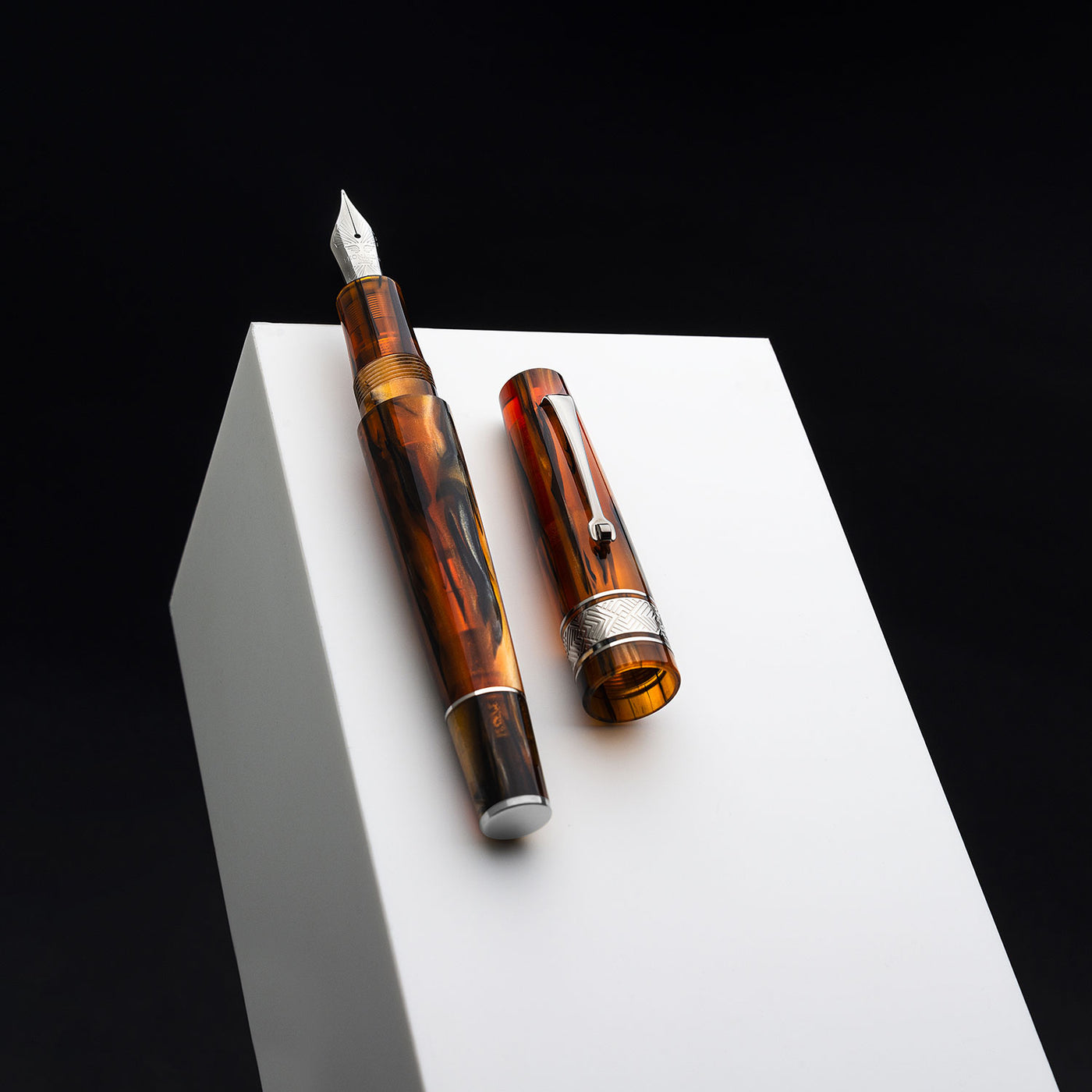 Leonardo Supernova Regular Fountain Pen - Caramel 4