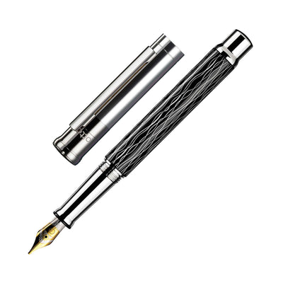 Otto Hutt Design 04 Fountain Pen Grooved Black 18K Gold Nib 1