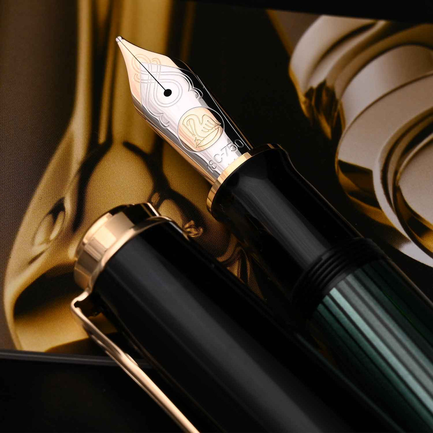 Pelikan M1000 Fountain Pen - Black Green 8