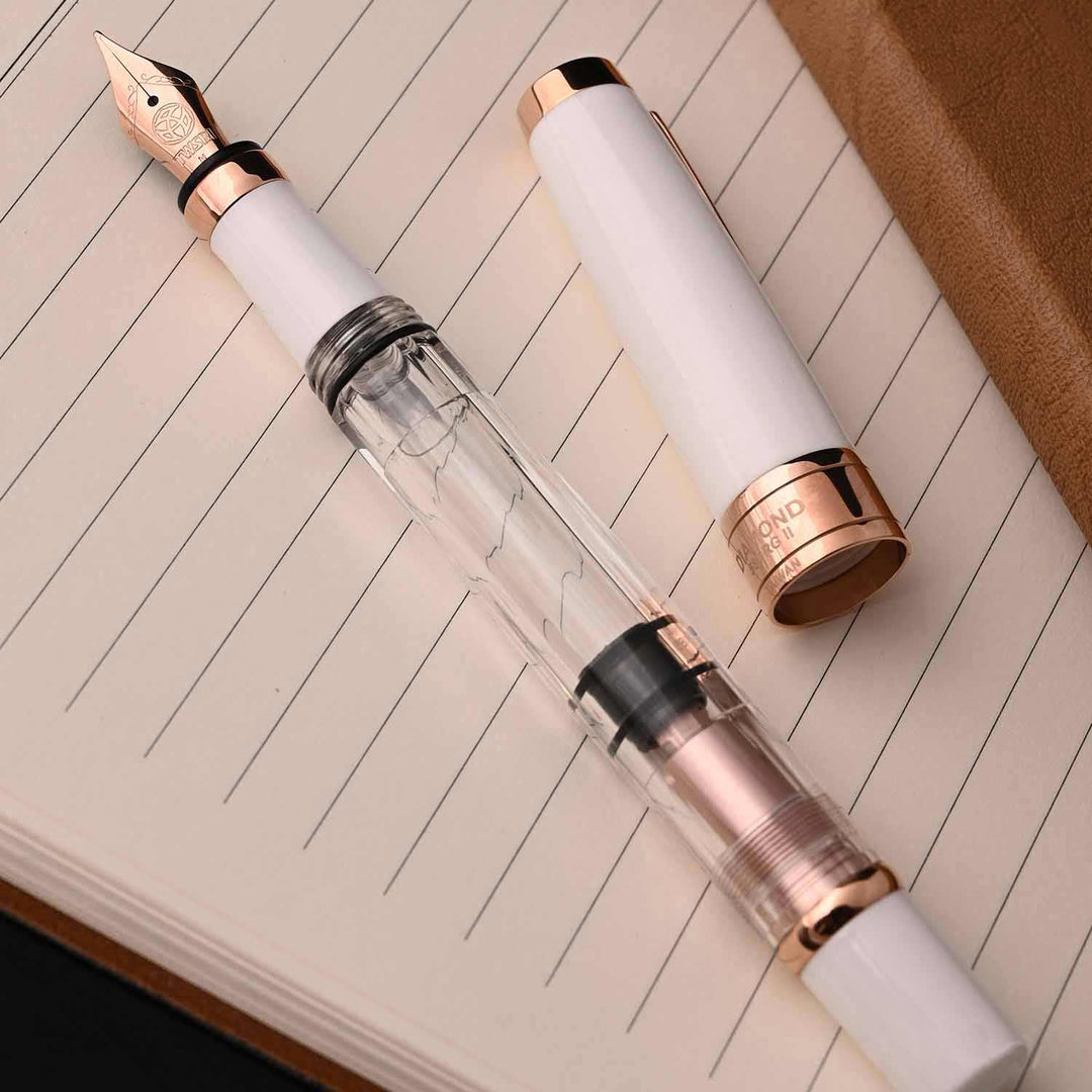 TWSBI Diamond 580 Füllfederhalter – Weiß Mit Roségold, Breite Feder, Kolbenfüllsystem